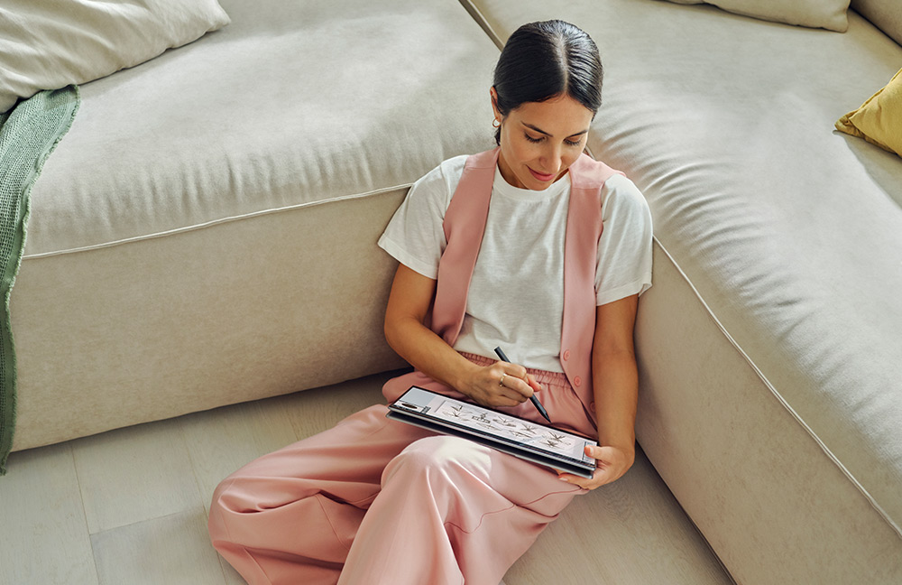 OmniBook Ultra Flip offers An immersive visual experience